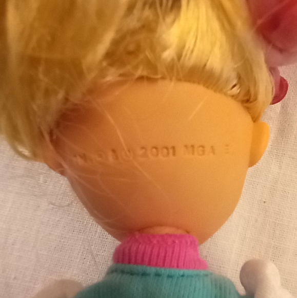 Vtg 2001 MGA Dancing Chloe Bratz Doll Short Hair Full Figure - Picture 3 of 6